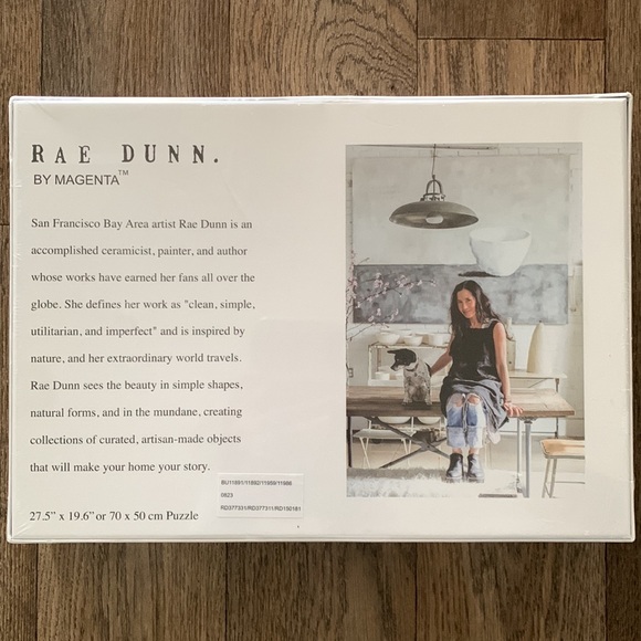 Rae Dunn Holiday Pets 1000 piece puzzle approx 27.5”X19.6”New, sealed - Picture 3 of 17